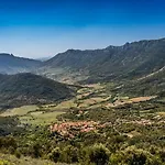 Xl Familles Et Groupes Sous Peyrepertuse *